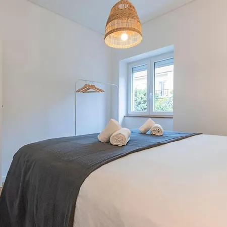 Appartement Charming Alvalade, In Prestigious Area Of Lisboa. *