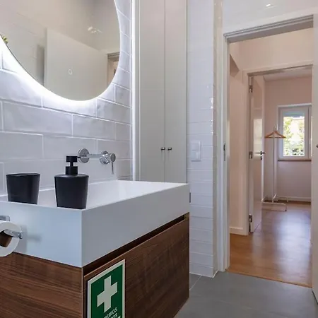 Charming Alvalade, In Prestigious Area Of Lisboa.