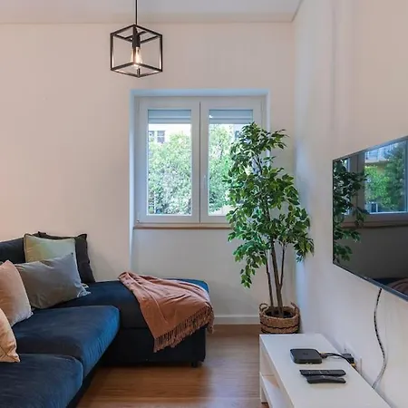 Charming Alvalade, In Prestigious Area Of Lisboa.